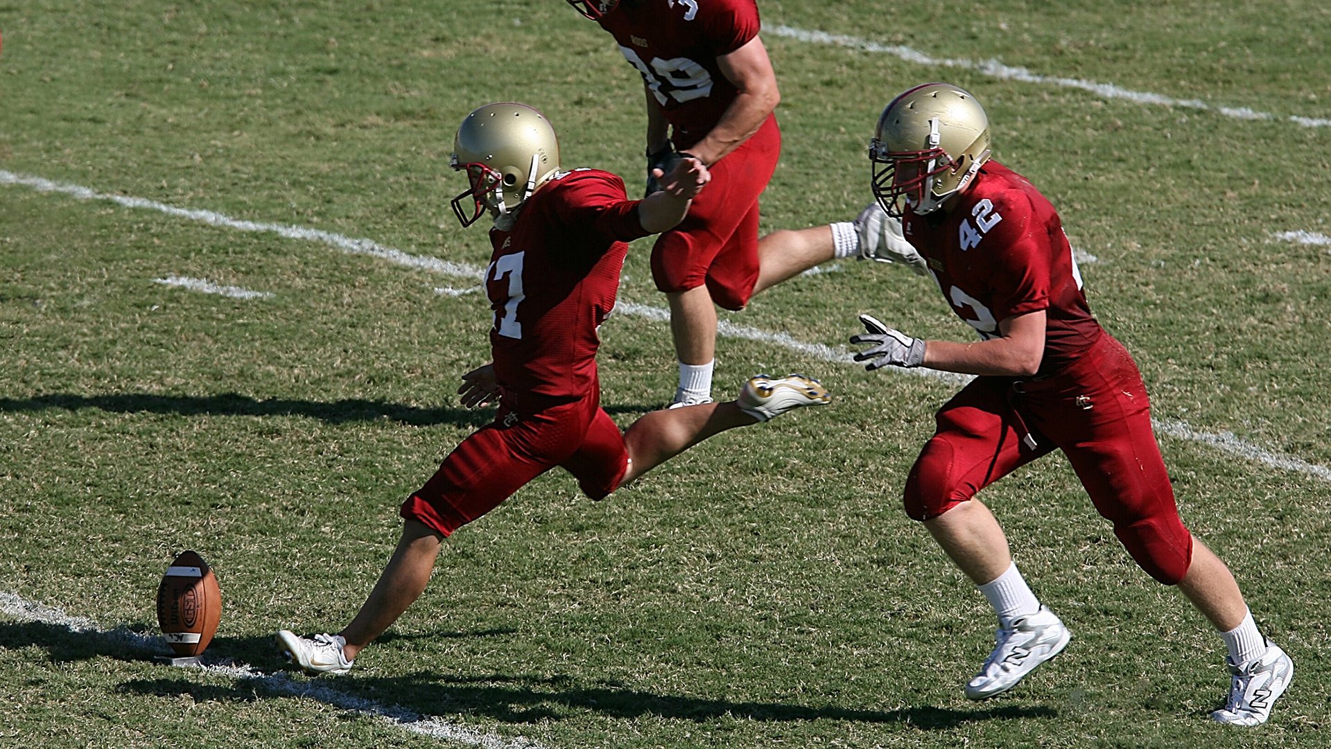 拜仁慕尼黑持续领跑德甲，争冠在望